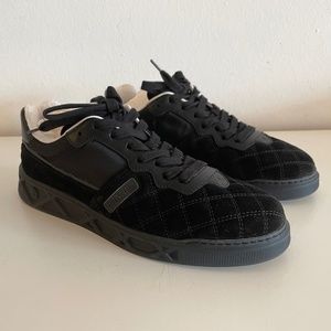 Chanel Size 39 (8.5) Black Velvet And Suede Sneakers Never Worn - AUTHENTIC